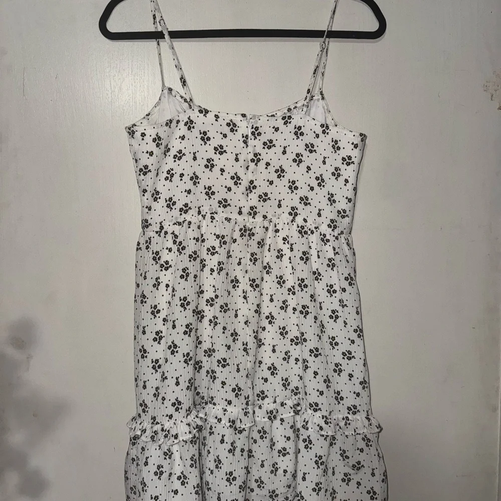 BCBGeneration White Floral Dress